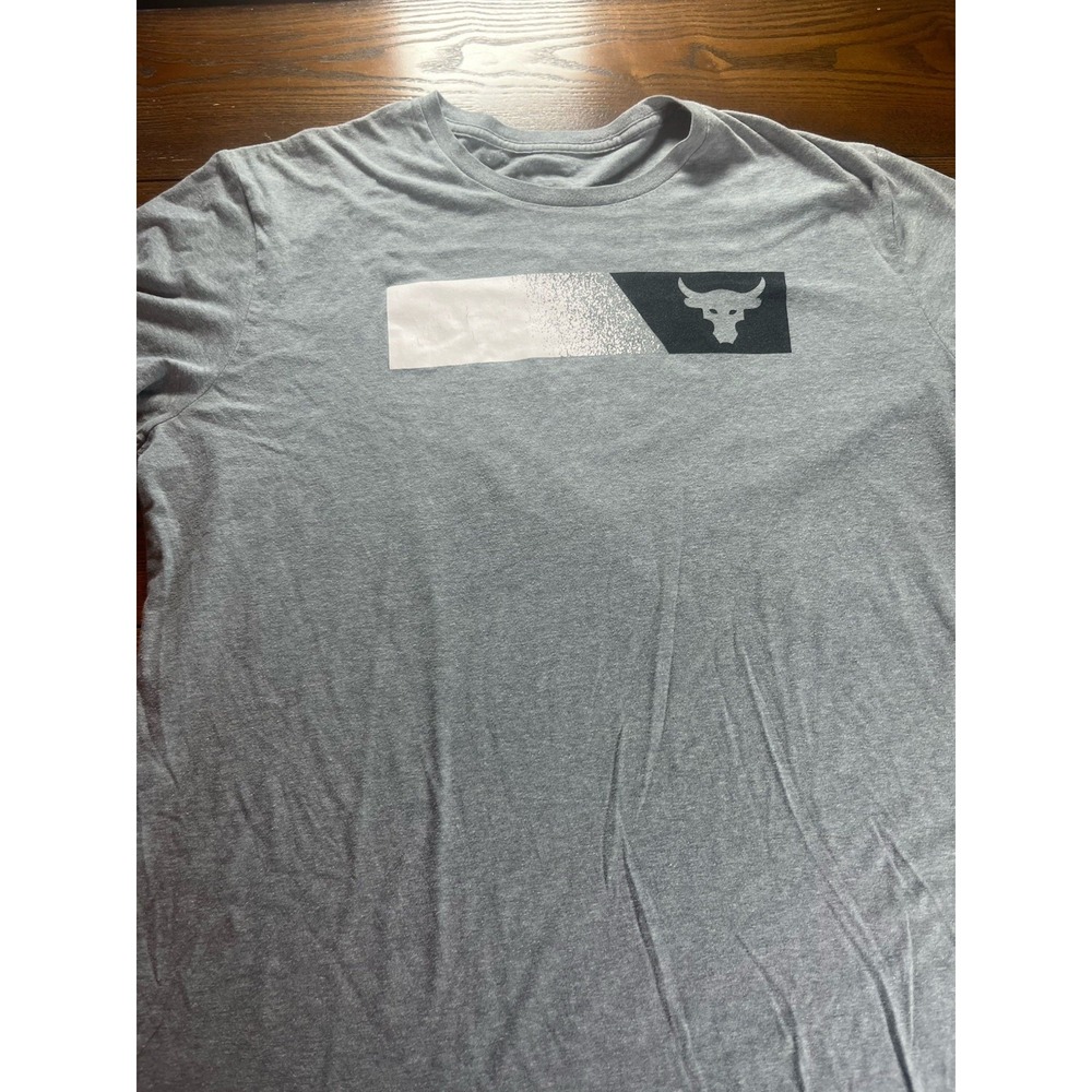 Under Armor Dwayne The Rock Johnson Bull Logo Shirt Men's Large Gray